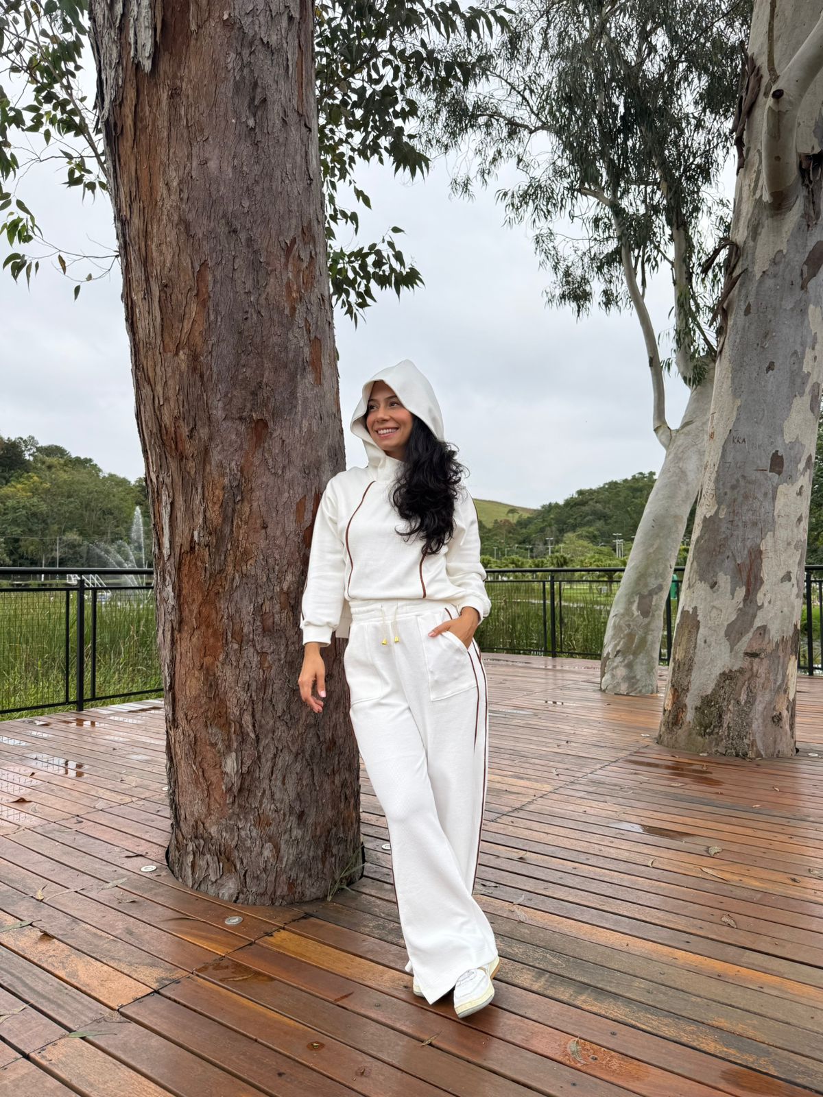 Conjunto inverno em malha — calça e blusão com capuz